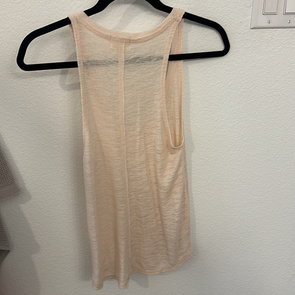 Tank tops - Picture 4 of 4